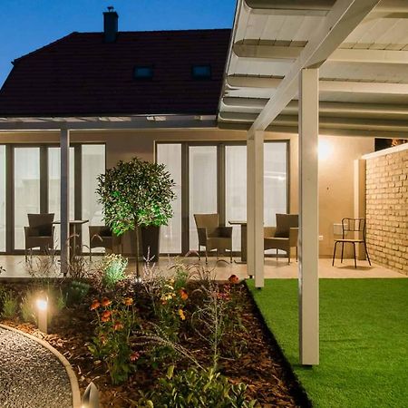 Villa Strokay - Few Minutes Walk From Lake Balaton Кестхей Екстер'єр фото