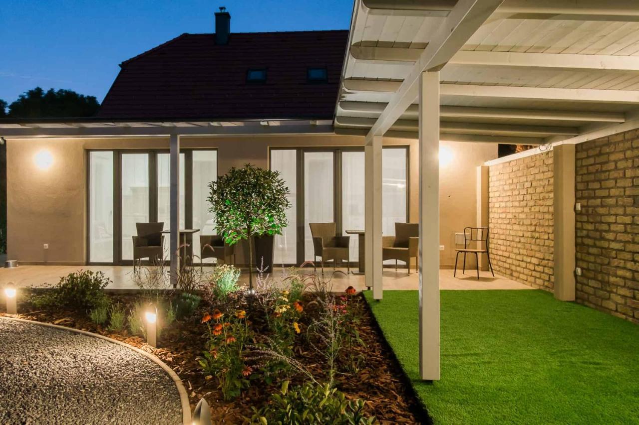 Villa Strokay - Few Minutes Walk From Lake Balaton Кестхей Екстер'єр фото