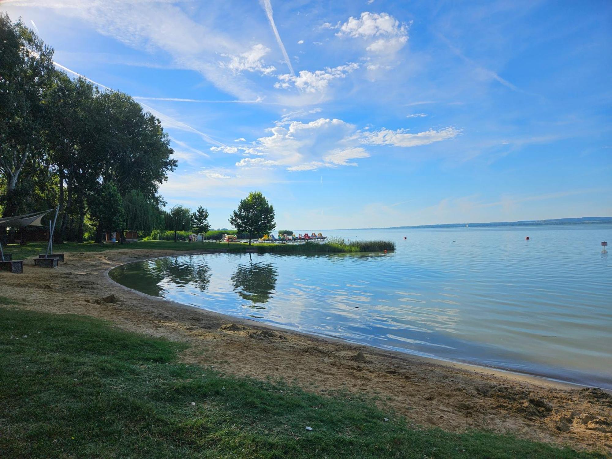 Villa Strokay - Few Minutes Walk From Lake Balaton Кестхей Екстер'єр фото